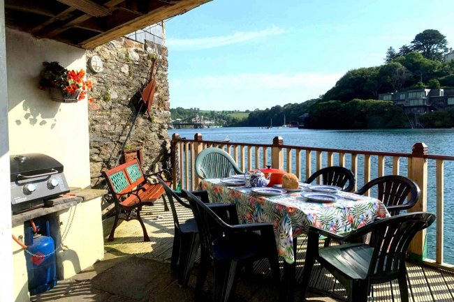 Ferrymans Cottage, 6 Station Road, Fowey, PL23 1DF 1