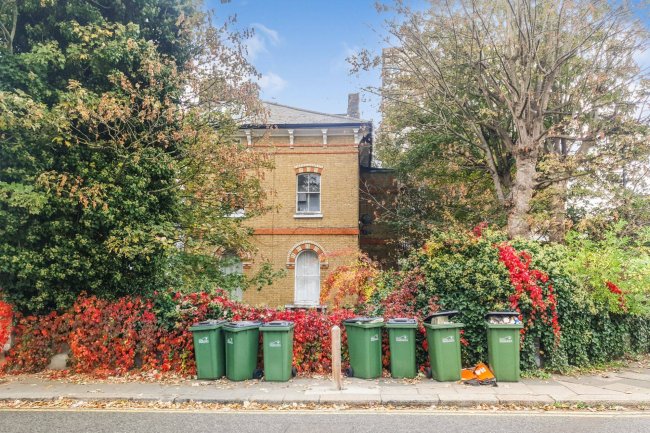 237C Burrage Road, Plumstead, London SE18 7JW 9