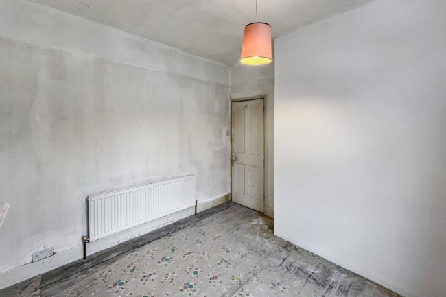 8 Amersham Road, Croydon, Surrey, CR0 2QJ 5