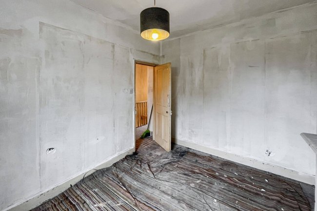 8 Amersham Road, Croydon, Surrey, CR0 2QJ 5