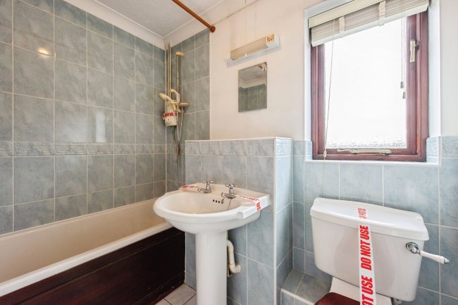 15 Langford Close, Stowmarket, IP14 1TX 6