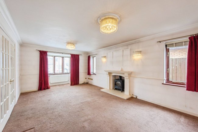 15 Langford Close, Stowmarket, IP14 1TX 6