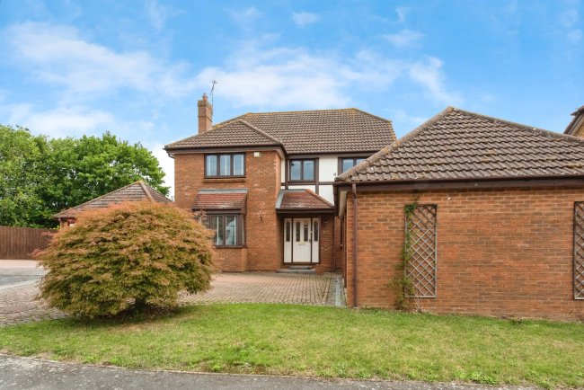 15 Langford Close, Stowmarket, IP14 1TX 6