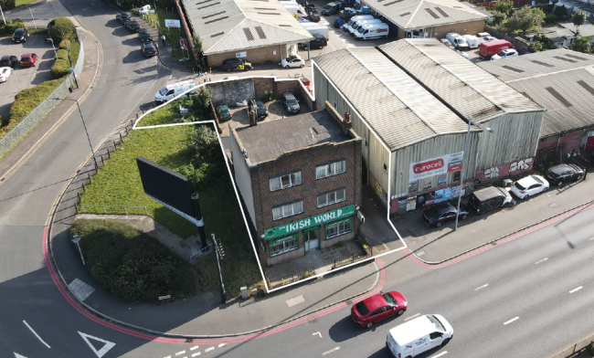 934 North Circular Road, Brent Cross, London NW2 7JR 5