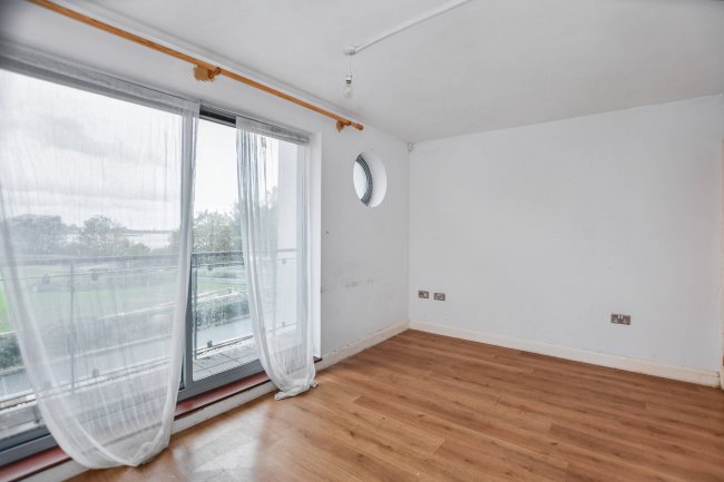 248 Tideslea Path, Thamesmead, London, SE28 0NH 3