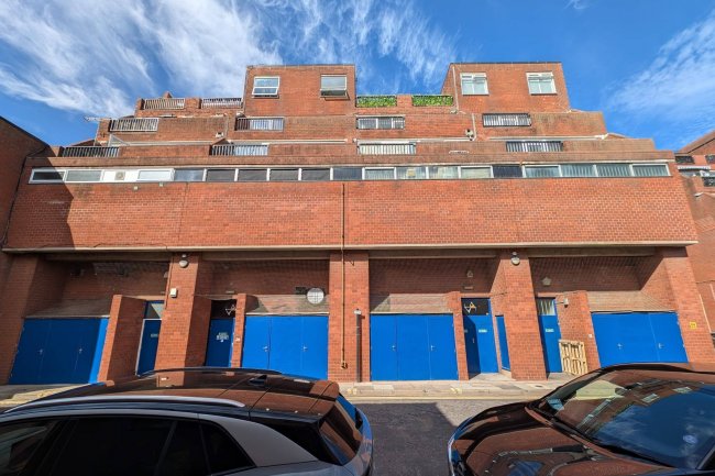 Flat 206 Guildbourne Court, Guildbourne Centre, Worthing, West Sussex, BN11 1LZ 5