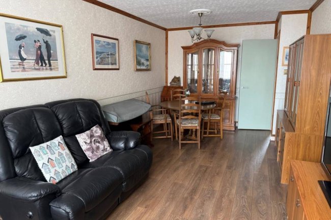 Flat 206 Guildbourne Court, Guildbourne Centre, Worthing, West Sussex, BN11 1LZ 5