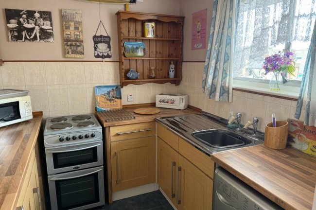 Flat 206 Guildbourne Court, Guildbourne Centre, Worthing, West Sussex, BN11 1LZ 5
