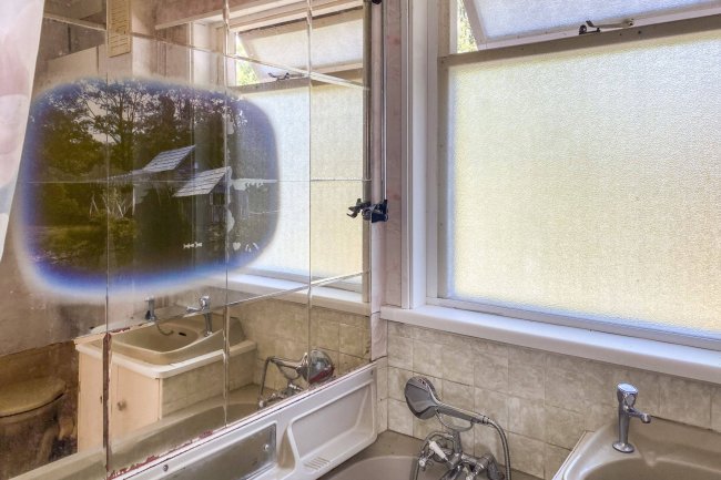 74 Quantock Road, Taunton, Somerset, TA2 7NS 3