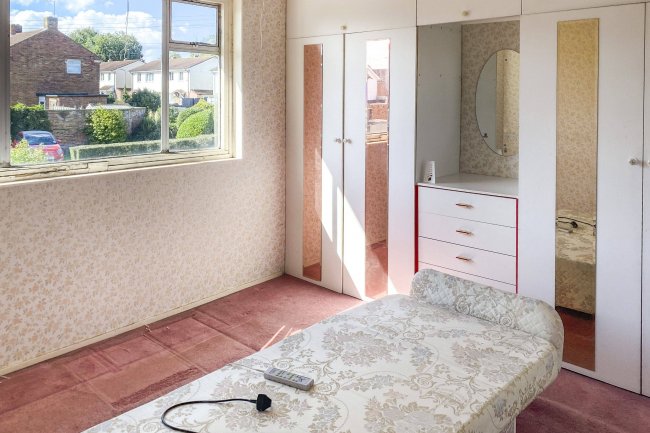 74 Quantock Road, Taunton, Somerset, TA2 7NS 3