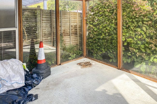 74 Quantock Road, Taunton, Somerset, TA2 7NS 3