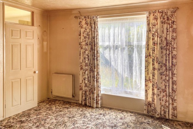 74 Quantock Road, Taunton, Somerset, TA2 7NS 3