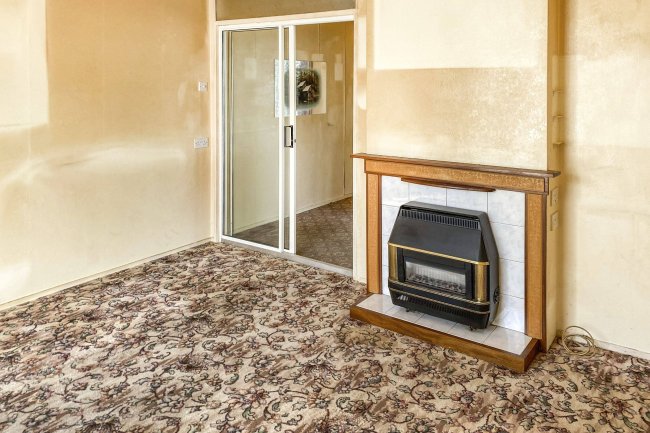 74 Quantock Road, Taunton, Somerset, TA2 7NS 3