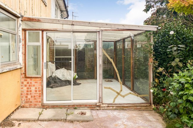 74 Quantock Road, Taunton, Somerset, TA2 7NS 3