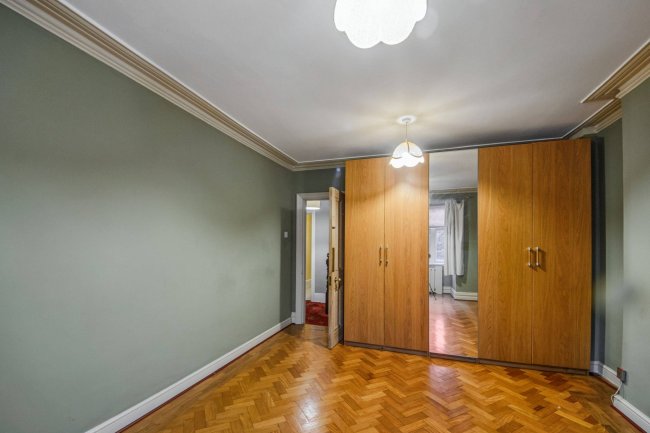 258 London Road, St Albans, Hertfordshire, AL1 1TJ 7