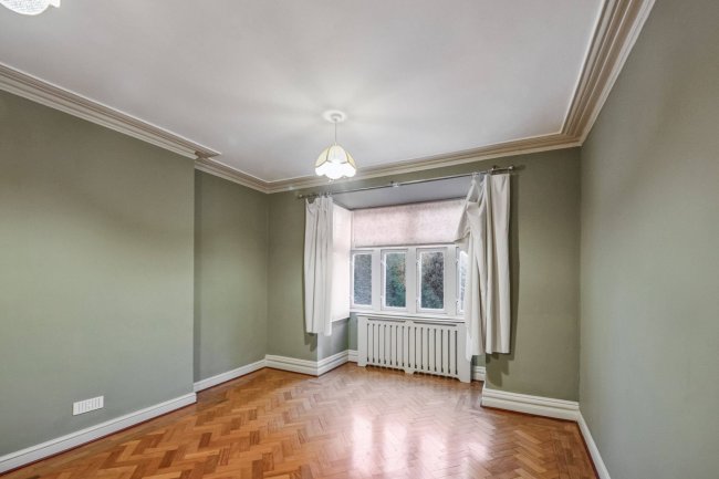 258 London Road, St Albans, Hertfordshire, AL1 1TJ 7