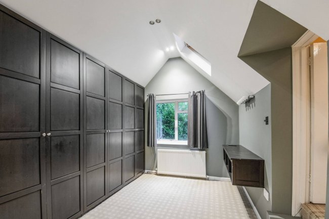 258 London Road, St Albans, Hertfordshire, AL1 1TJ 7