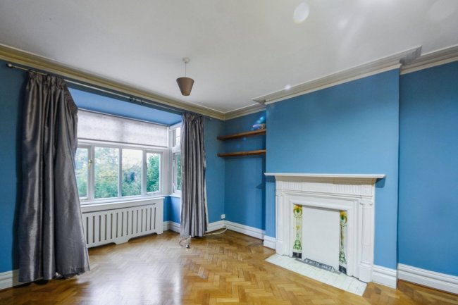 258 London Road, St Albans, Hertfordshire, AL1 1TJ 7