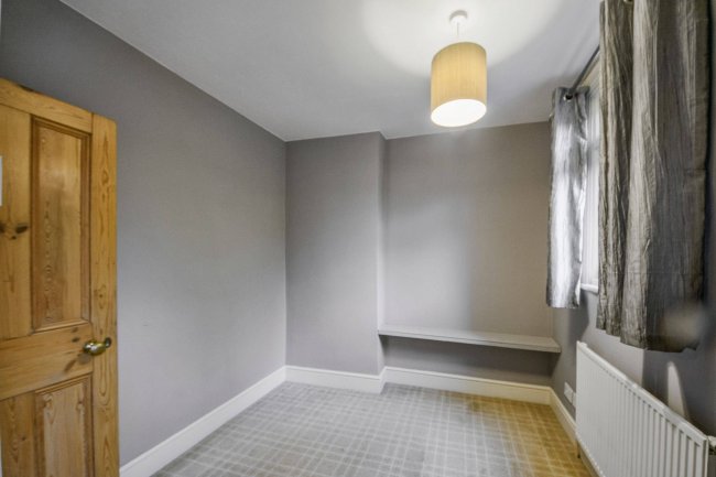 258 London Road, St Albans, Hertfordshire, AL1 1TJ 7