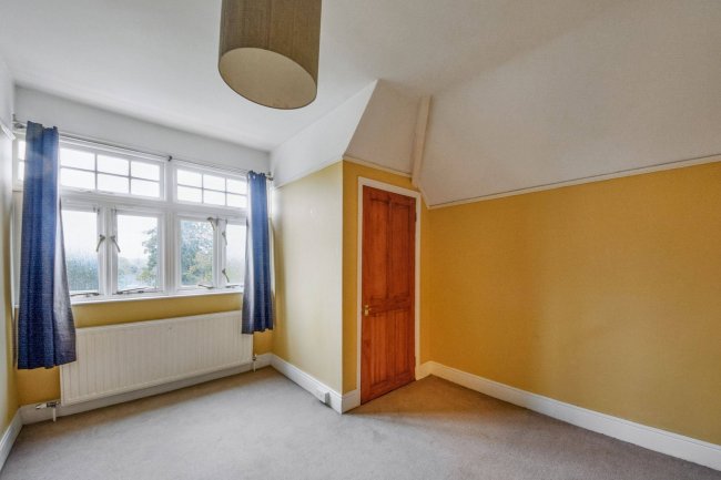 258 London Road, St Albans, Hertfordshire, AL1 1TJ 7