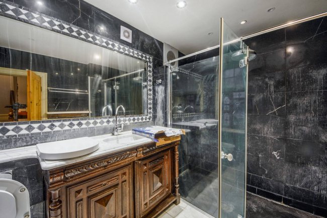 258 London Road, St Albans, Hertfordshire, AL1 1TJ 7