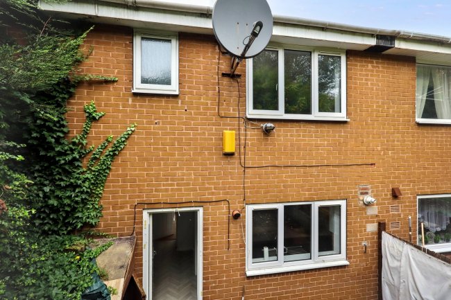 72 Whiteways Grove, Sheffield, South Yorkshire, S4 8FL 7