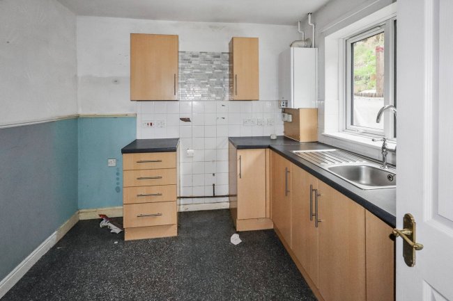 72 Whiteways Grove, Sheffield, South Yorkshire, S4 8FL 7