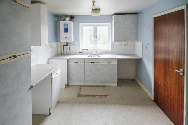 16 Brydges Close, Eastbourne, East Sussex, BN22 8QA 4