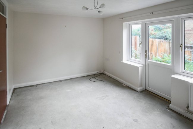 16 Brydges Close, Eastbourne, East Sussex, BN22 8QA 4