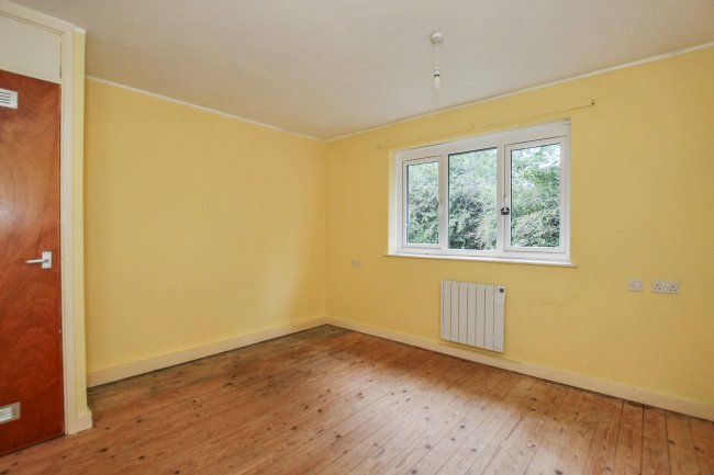 72 Highfield Road, Ashbourne, Derbyshire, DE6 1DX 3