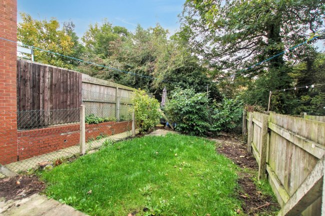 72 Highfield Road, Ashbourne, Derbyshire, DE6 1DX 3