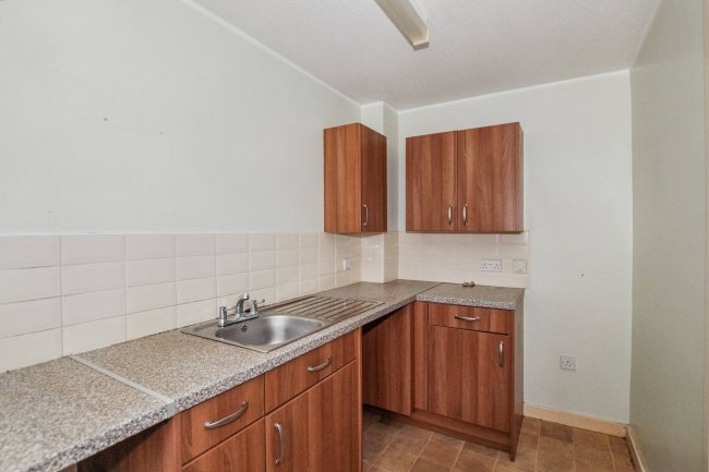 72 Highfield Road, Ashbourne, Derbyshire, DE6 1DX 3