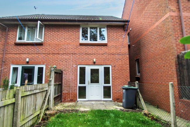 72 Highfield Road, Ashbourne, Derbyshire, DE6 1DX 3