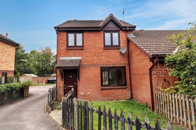 32 Sheldrake Avenue, Bradford, West Yorkshire, BD8 0RA 8
