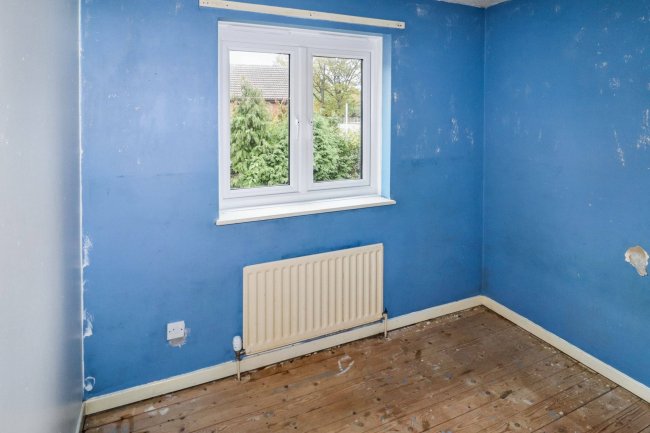 32 Sheldrake Avenue, Bradford, West Yorkshire, BD8 0RA 8