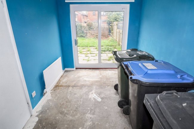 32 Sheldrake Avenue, Bradford, West Yorkshire, BD8 0RA 8