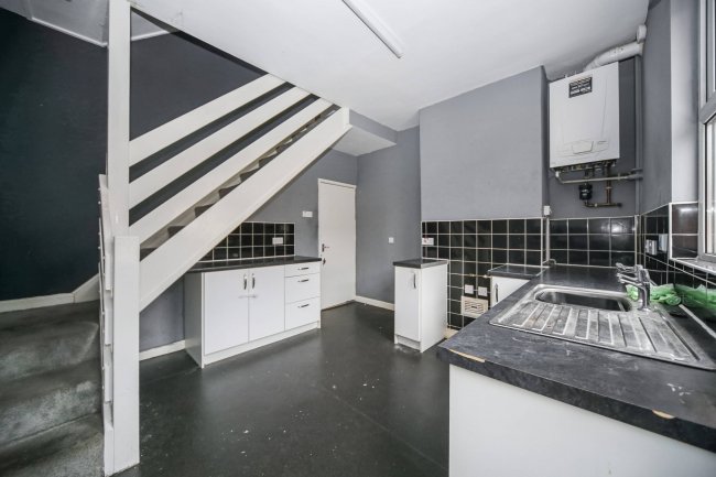 8 Armstrong Street, Horwich, Bolton, Greater Manchester, BL6 5PW 2