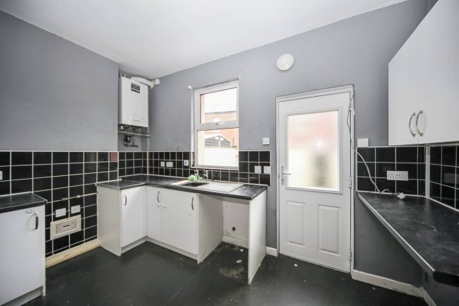 8 Armstrong Street, Horwich, Bolton, Greater Manchester, BL6 5PW 2