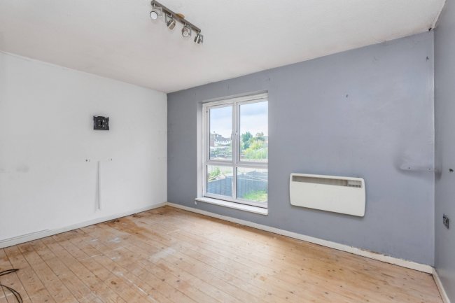 8 Haddington Way, Aylesbury, Buckinghamshire, HP20 1HH 3