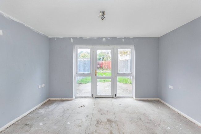 8 Haddington Way, Aylesbury, Buckinghamshire, HP20 1HH 3