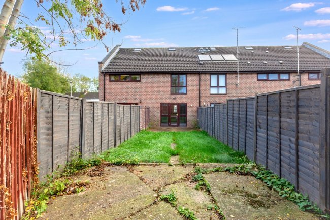 8 Haddington Way, Aylesbury, Buckinghamshire, HP20 1HH 3