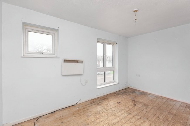 8 Haddington Way, Aylesbury, Buckinghamshire, HP20 1HH 3