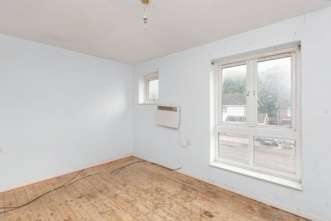 8 Haddington Way, Aylesbury, Buckinghamshire, HP20 1HH 3