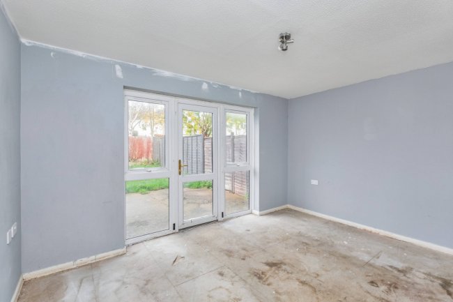 8 Haddington Way, Aylesbury, Buckinghamshire, HP20 1HH 3