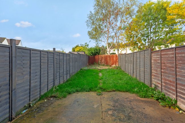 8 Haddington Way, Aylesbury, Buckinghamshire, HP20 1HH 3