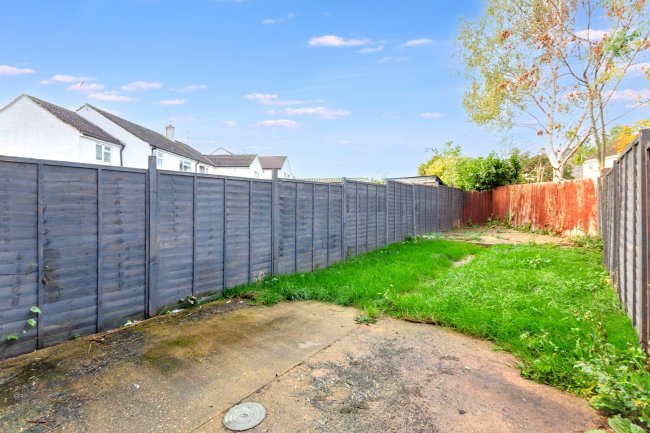 8 Haddington Way, Aylesbury, Buckinghamshire, HP20 1HH 3