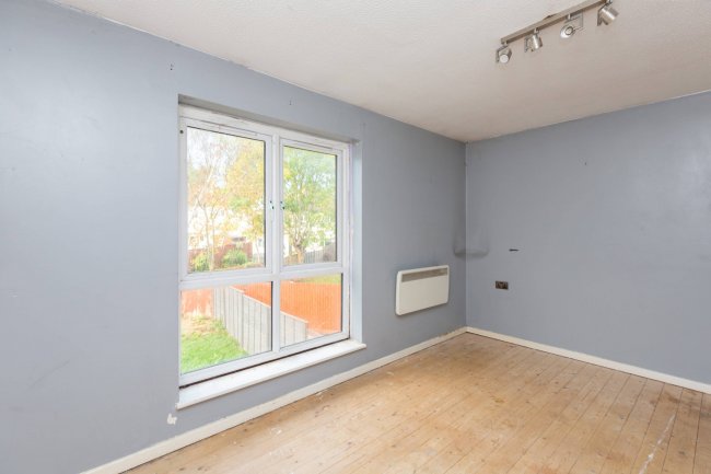 8 Haddington Way, Aylesbury, Buckinghamshire, HP20 1HH 3