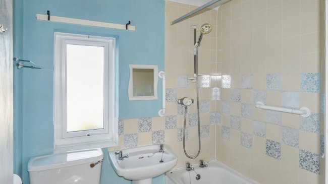 15 Endeavour Crescent, Hull, East Yorkshire, HU9 5SZ 6