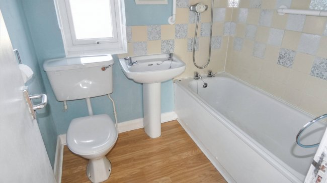 15 Endeavour Crescent, Hull, East Yorkshire, HU9 5SZ 6
