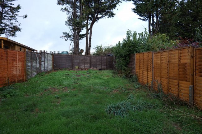 16 Horseshoe End, Newbury, Berkshire, RG14 7XE 2